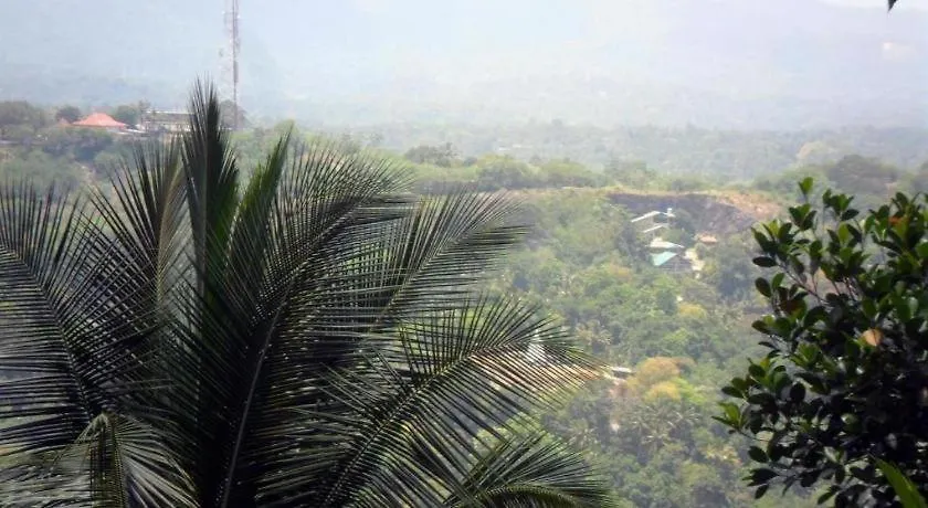 Mahaweli Regent Hotel Kandy 3*,