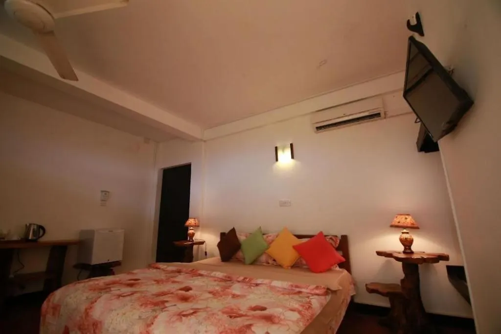 Mahaweli Regent Hotel Канди 3*,